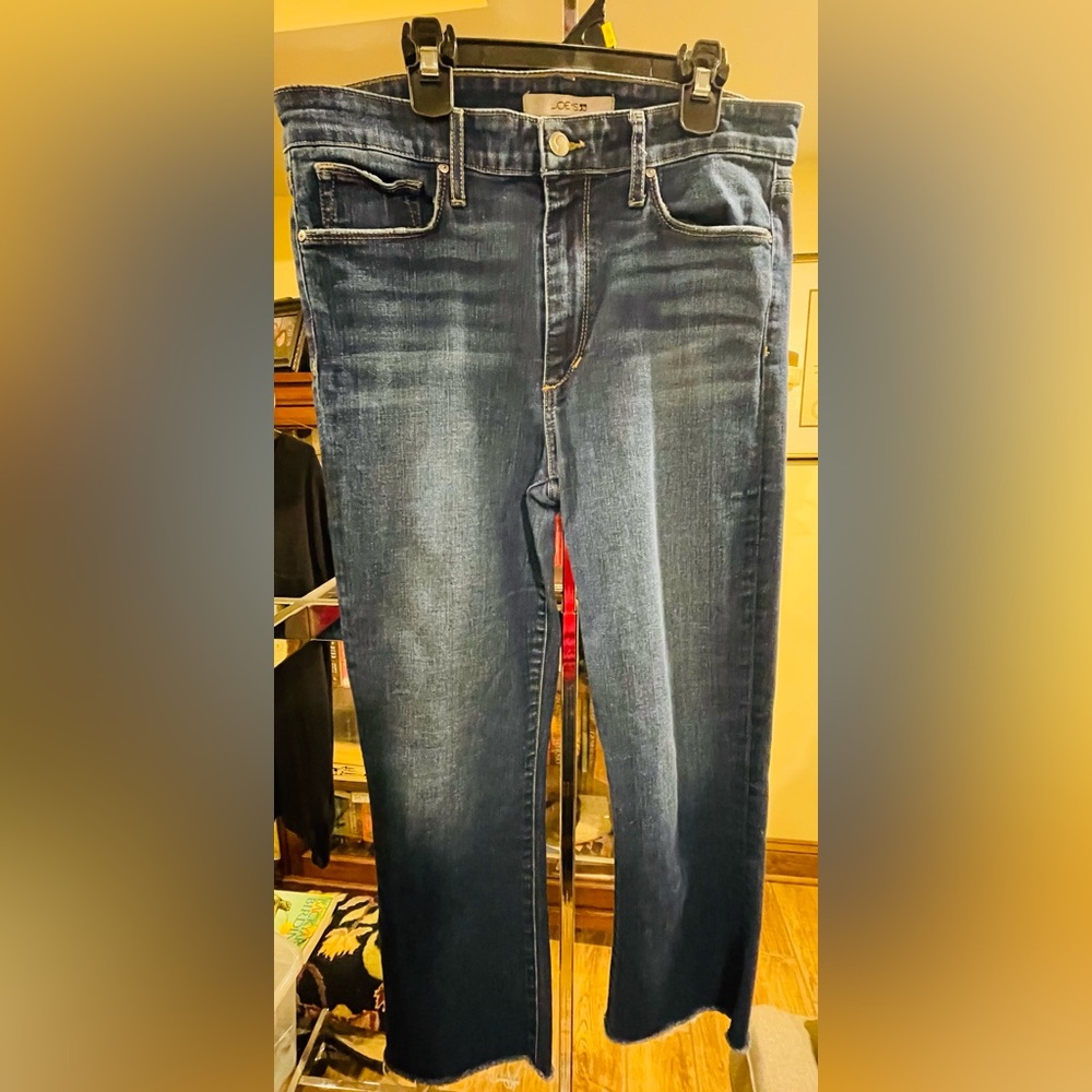 JOE’S Cropped jeans, size 31.